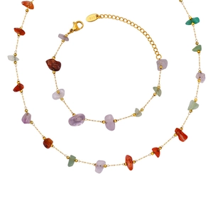 Set collana e bracciale placcati oro K18 con pietre naturali colorate assortite