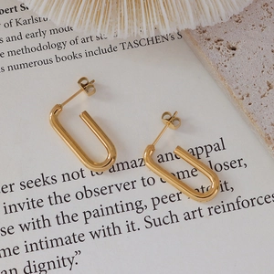 Französischer Stil Minimalistisch 316L Edelstahl U-Förmig Geometrisch Ohrstecker 18K Vergoldet Für Damen Alltag Schmuck