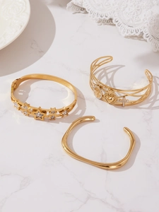 Détails de l'ensemble de bracelets en plaqué or 18 carats avec étoiles en zircon brillant