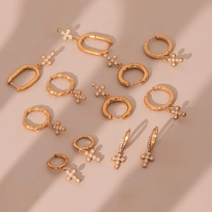 Boucles d'oreilles croix en acier plaqué or 18 carats serties de zircons 5A brillants