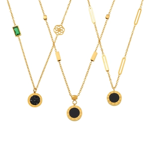 Französisches Design vergoldetes Halsketten-Set mit römischen Zahlen und Blumenanhängern