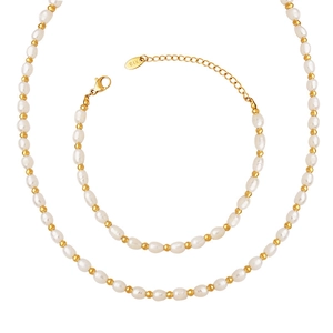 Elegant baroque freshwater pearl necklace and bracelet set with gold metal accents
