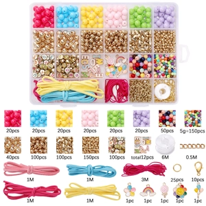 Kit de création de bijoux DIY avec perles acryliques colorées et charms en 24 cases