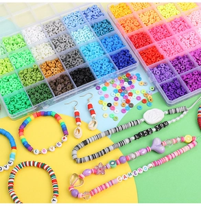 Kit de création de bijoux avec perles Heishi en argile colorée et bracelets de lettres
