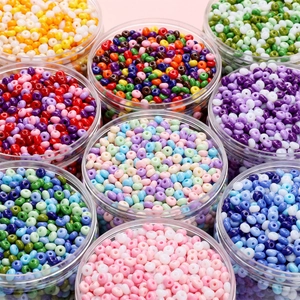 Lot de perles de rocaille colorées de 5mm en bocaux pour la création de bijoux DIY
