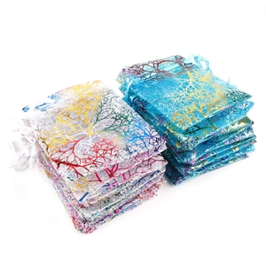Bolsas de organza para regalo con estampado dorado de árboles y cierre de cordón