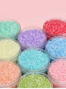 Vue détaillée de perles d'oeil de chat colorées de 4mm pour kits de bijoux DIY