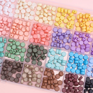 Perles plates rondes en acrylique mat de couleurs variées pour création bijoux DIY