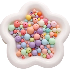 Bunte matte Acrylperlen im Mix für DIY-Schmuck und handgemachte Armbänder