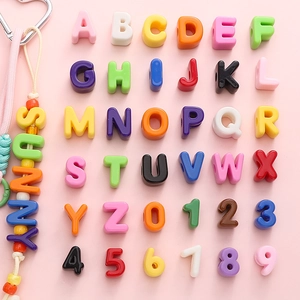 Perle in Acrilico con Foro Grande Alfabeto Lettere Numeri Perle Sfuse Colorate DIY Bracciale Collana Accessori per la Creazione di Gioielli