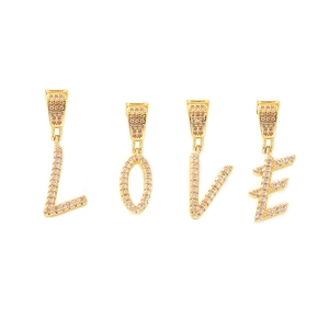 Pendenti a forma di lettere LOVE placcati oro con micro-pavé di zirconi cubici