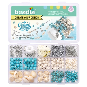 Kit gioielli fai da te con perle marine e stelle marine in una scatola a 15 scomparti