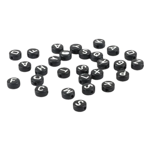 Flache runde 4x7mm schwarze Acryl-Alphabetperlen mit weißen Buchstaben für DIY-Schmuck