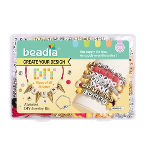 Kit de joyería DIY de 24 rejillas con cuentas de letras, dijes dorados y cordones de colores