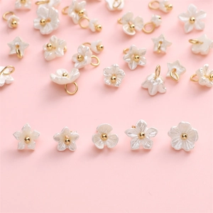 Pendentifs fleurs minimalistes en résine blanc nacré avec perles dorées pour bijoux DIY