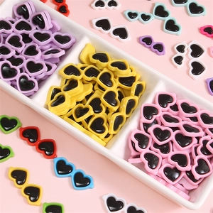 Accessoires de lunettes en acrylique en forme de cœur pour poupées DIY et loisirs créatifs