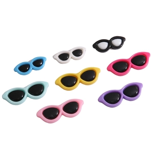 Mini occhiali cat-eye in acrilico in otto colori per bambole fai-da-te e lavori manuali