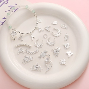 Composants de bijoux DIY en alliage argenté avec breloques lotus pour bracelets