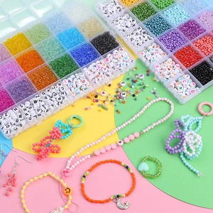 Kit di perline di vetro colorate e lettere per creazione gioielli fai da te