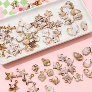 Acryl bedeltjes in vlinder- en stervorm met marmeren textuur voor DIY sieraden maken