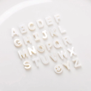 Natural White Freshwater Shell Letter Charms Mother of Artificial Pearl Alphabet Smiley Face Beads For DIY Jewelry Making Bracelet