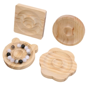 Perlen-Displaytabletts aus Kiefernholz in verschiedenen Formen für Schmuck und Armbänder