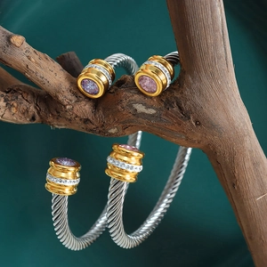 Bracelet câble torsadé en argent avec accents en or 18 carats et zircons violets