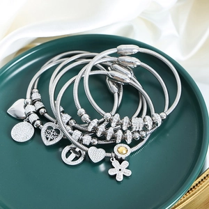 Set bracciale a catena serpente argento con ciondoli cuore di strass e albero della vita