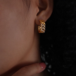 Vintage C Shaped Wide Hoop Earrings For Women Stainless Steel Electroplated Lattice Woven Rhinestone Fashion Jewelry Accessories