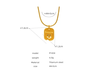 Detail der Titanstahl Smile Halskette mit rechteckigem Anhänger und 44+5cm Kettenlänge