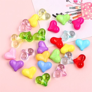 Perle a cuore in acrilico colorato e trasparente per la creazione di gioielli fai da te