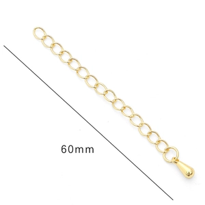 Détail d'une chaîne d'extension 60mm en or 14K avec pendentif goutte d'eau lisse