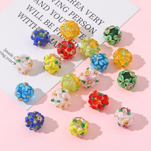 Bunte mehrschichtige Glasperlen mit Blumenmuster für DIY handgefertigten Schmuck