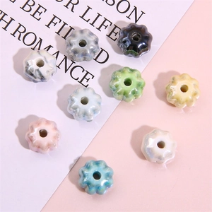 Bloemvormige keramische kralen voor DIY sieraden maken in diverse glazuurkleuren