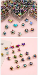 Détail de perles en verre AB irisées en forme de cœur étoile et cube pour bijoux DIY