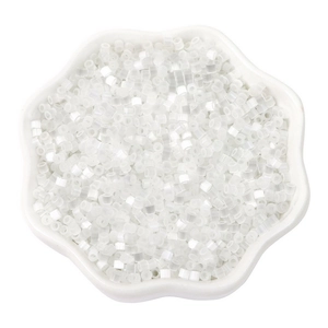 450g de perles de rocaille blanches et translucides pour bijoux DIY dans un bol