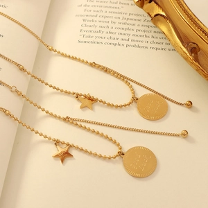 Collana a doppio strato in acciaio placcato oro 18k con ciondoli a stella e moneta