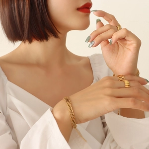 Chic 18K gold plated mesh strap bracelet and geometric rings for a modern luxury style