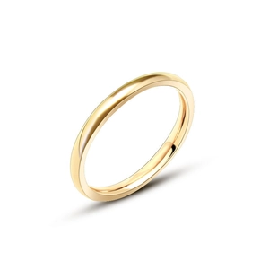 Anello minimalista in acciaio inossidabile placcato oro 18k con finitura lucida e liscia