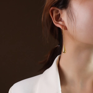 Minimalist gold teardrop earrings for women in polished stainless steel for daily wear