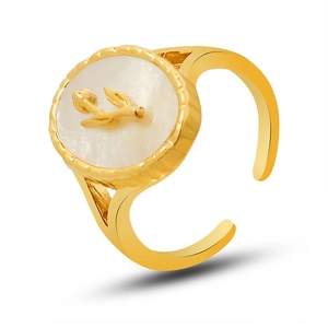 Anello regolabile placcato oro 18k con fiore in conchiglia bianca su base rotonda