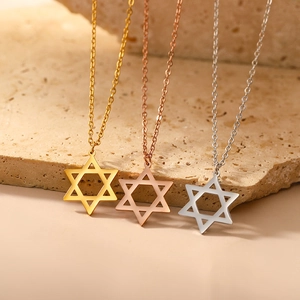 Collane con ciondolo Stella di David in oro, oro rosa e argento su base in pietra