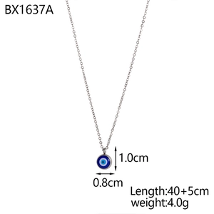 Dettaglio della collana Occhio del Diavolo con ciondolo da 1 cm e catena da 45 cm
