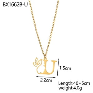 Detailed size chart for letter U floral face necklace with dimensions 1.5x2.2cm and 45cm chain