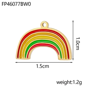 Detail view of 1.5cm rainbow pendant with dimensions and weight of 1.2g on white background