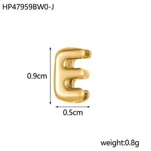 Détail du pendentif lettre E plaqué or 18 carats avec dimensions et poids