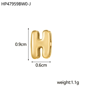 Détails du pendentif lettre H en acier plaqué or 18K avec dimensions et poids précis