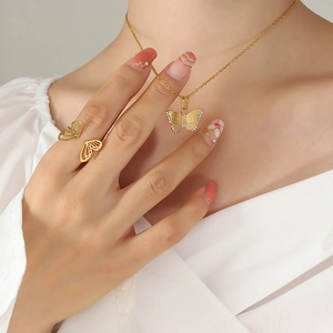 Vlinder Hanger Ketting 18K Verguld Titanium Staal Met Zirkoon Elegante Sieraden Voor Vrouwen Minimalistisch