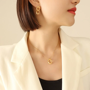 Collection Bijoux Géométriques Torsadés Acier Titane Plaqué Or 18K Collier Boucles D'oreilles Maillons Abstraits Pour Femmes Chic