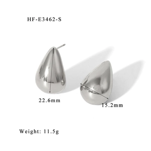 Detailed size specifications of silver teardrop earrings measuring 22.6mm by 15.2mm